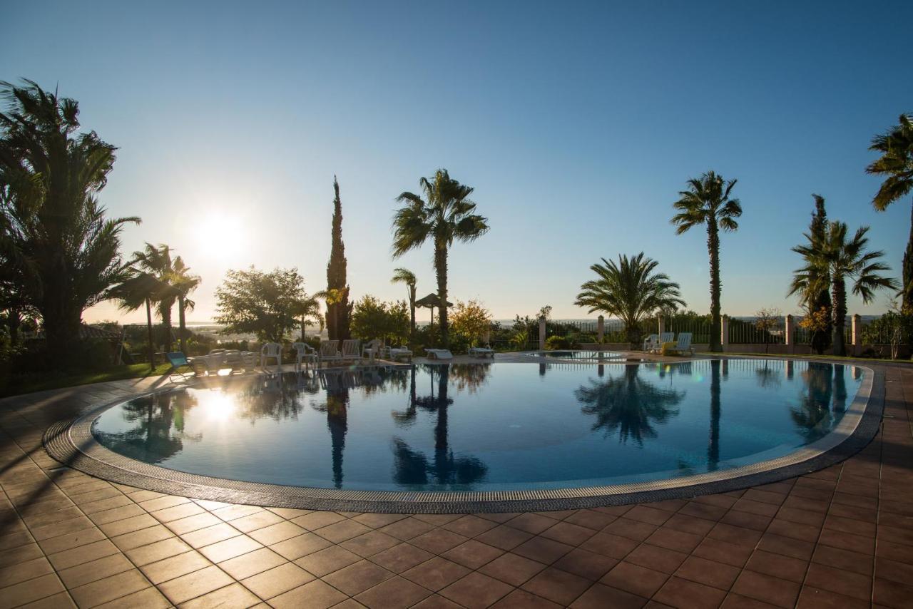 Portimao Elegant House With Pool By Homing Villa Exterior photo